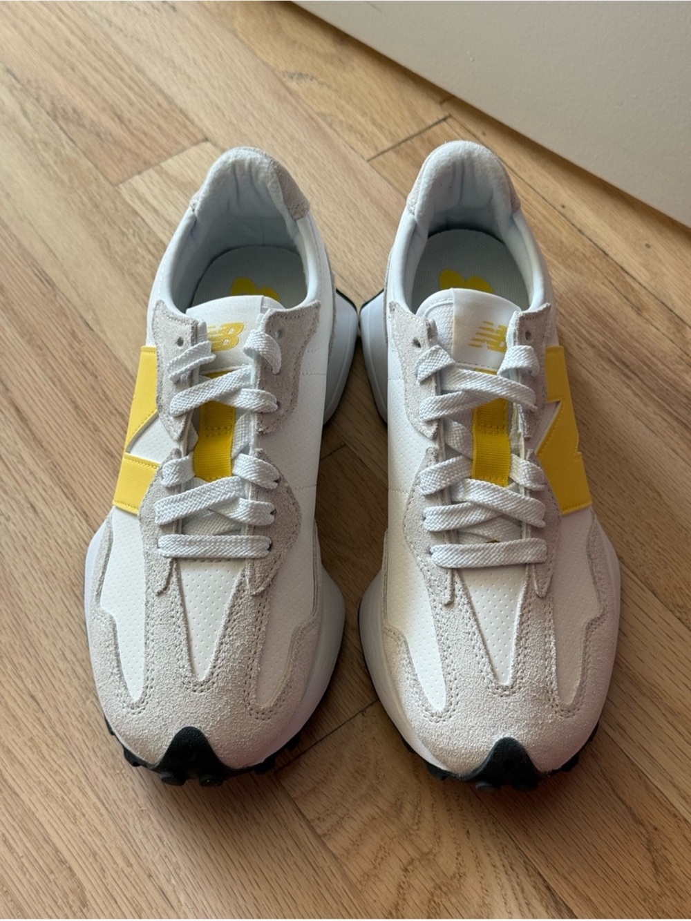 New Balance 327 Sneakers Yellow - Picture 3 of 7